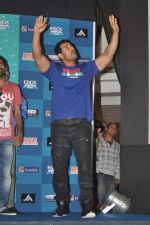 John Abraham at Vicky Donor music launch in Inorbit, Malad on 30th March 2012 (57).JPG
